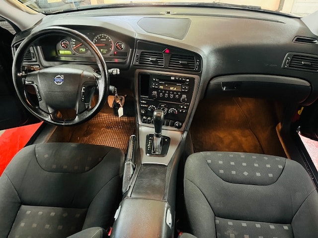 VOLVO V70 2.4 Bi-Fuel Kinetic-image-10