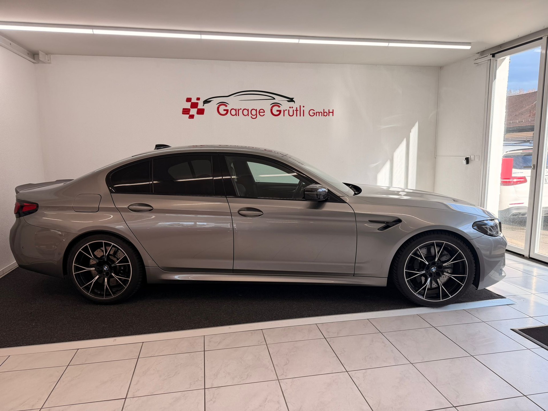 BMW M5 xDrive Competition Drivelogic-showroom-element-2