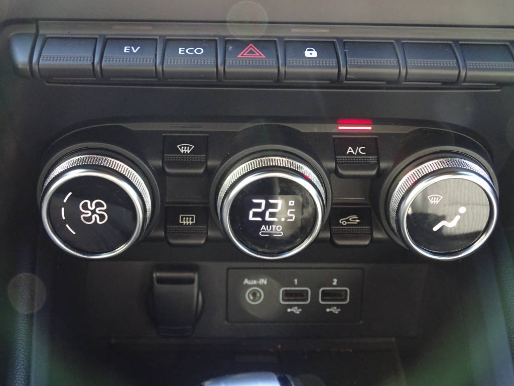 RENAULT Clio 1.6 E-Tech Intens-image-11