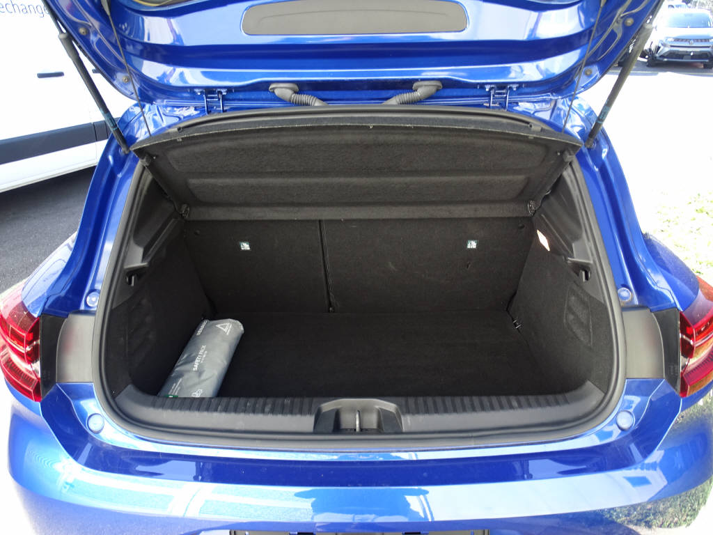 RENAULT Clio 1.6 E-Tech Intens-image-6