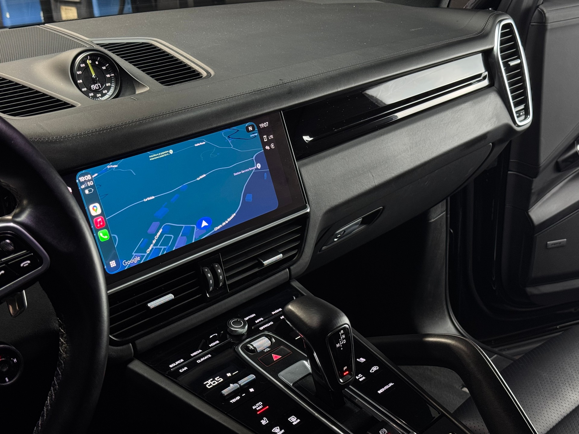PORSCHE Cayenne E-Hybrid-image-11