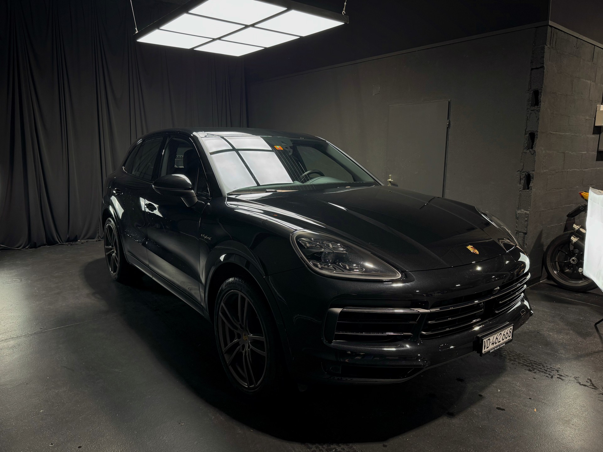 PORSCHE Cayenne E-Hybrid-image-5