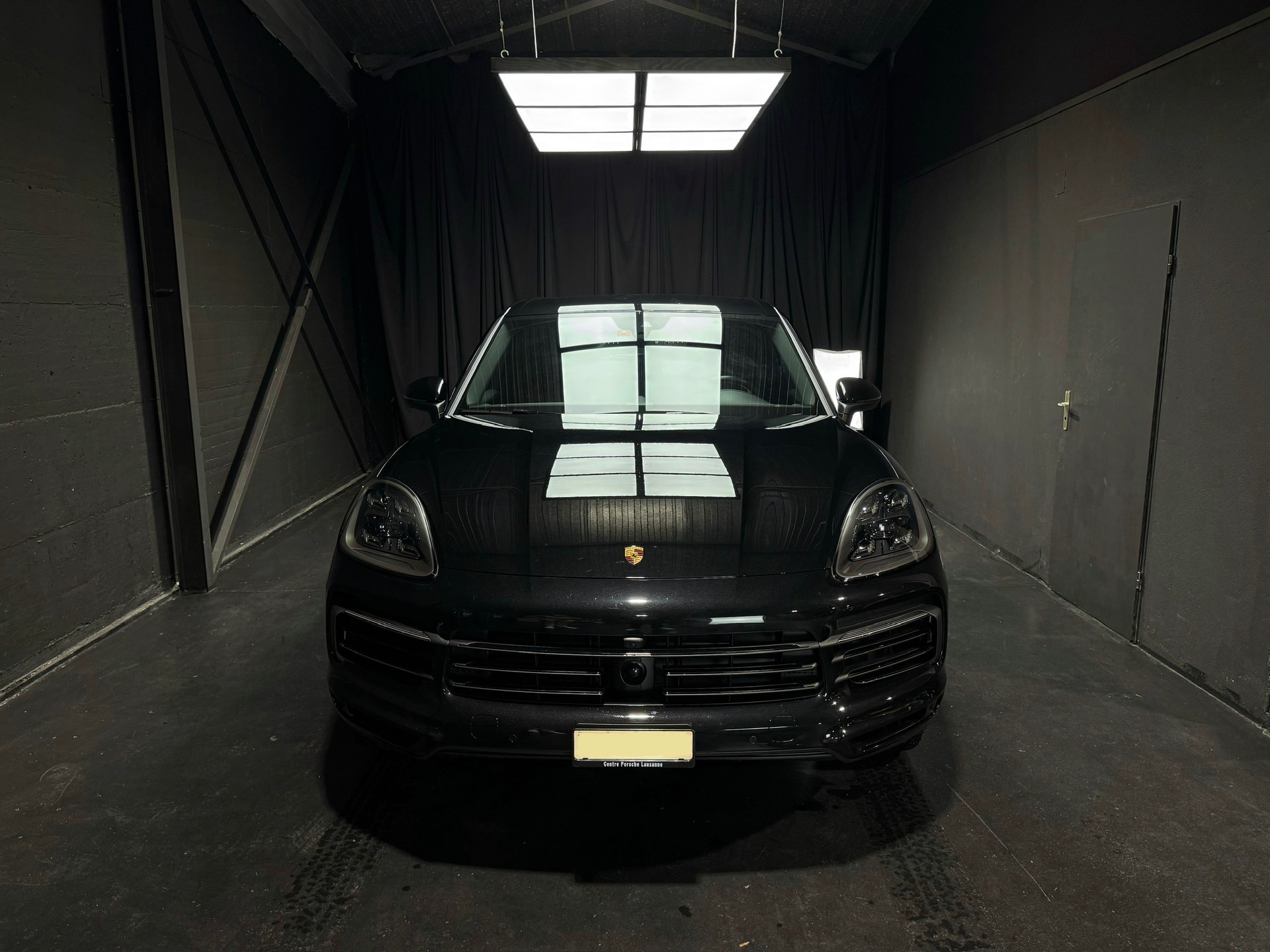 PORSCHE Cayenne E-Hybrid-image-3