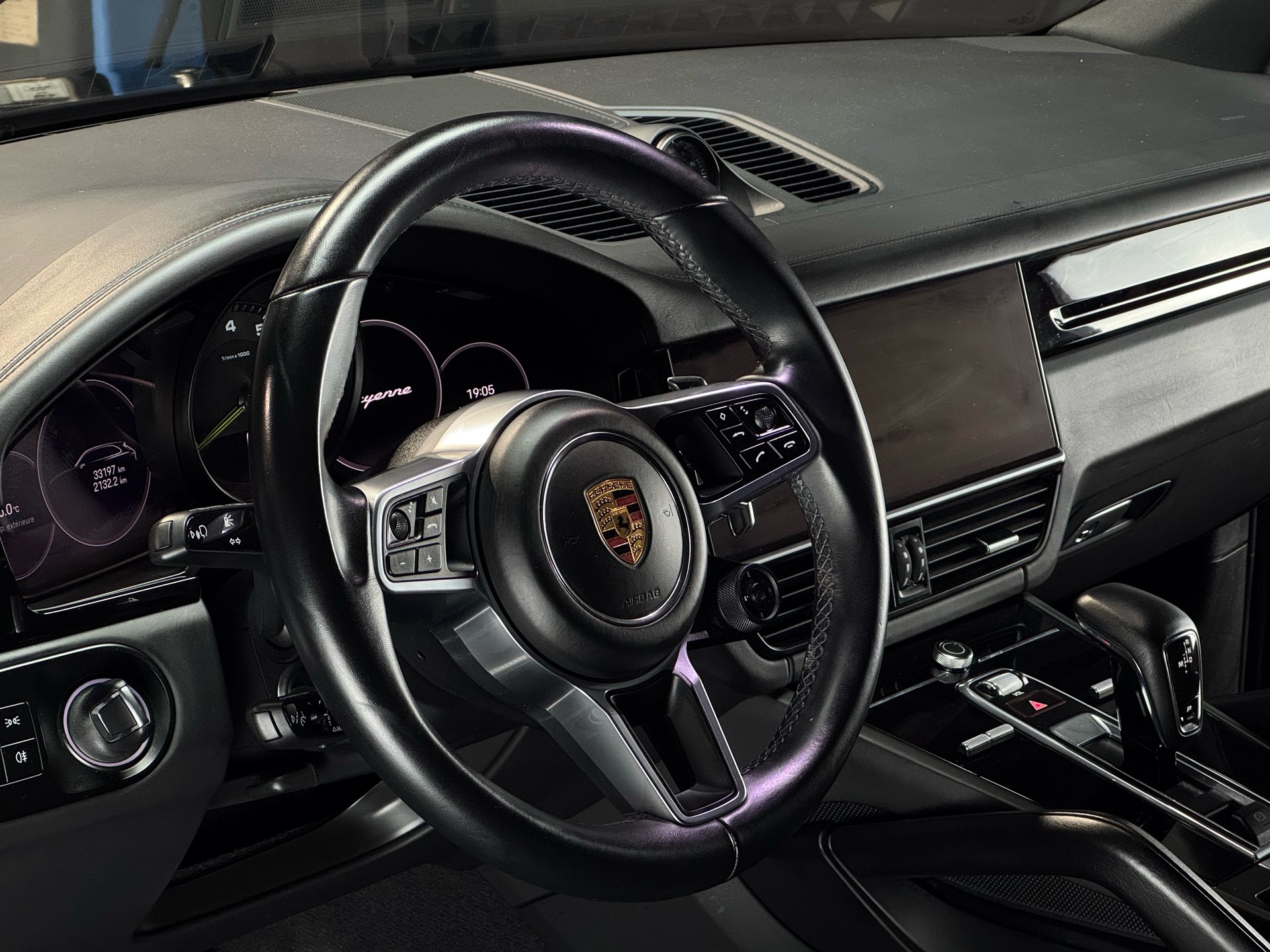 PORSCHE Cayenne E-Hybrid-image-1