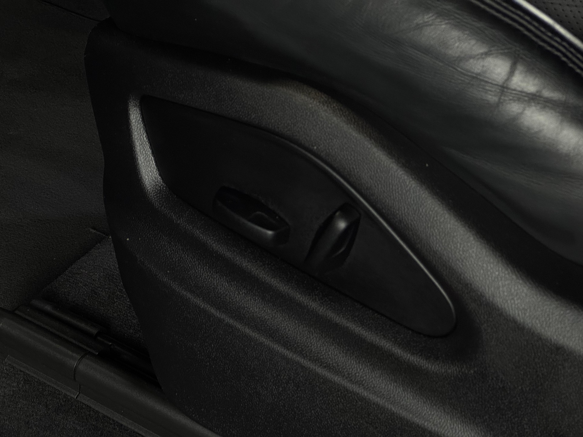 PORSCHE Cayenne E-Hybrid-image-13