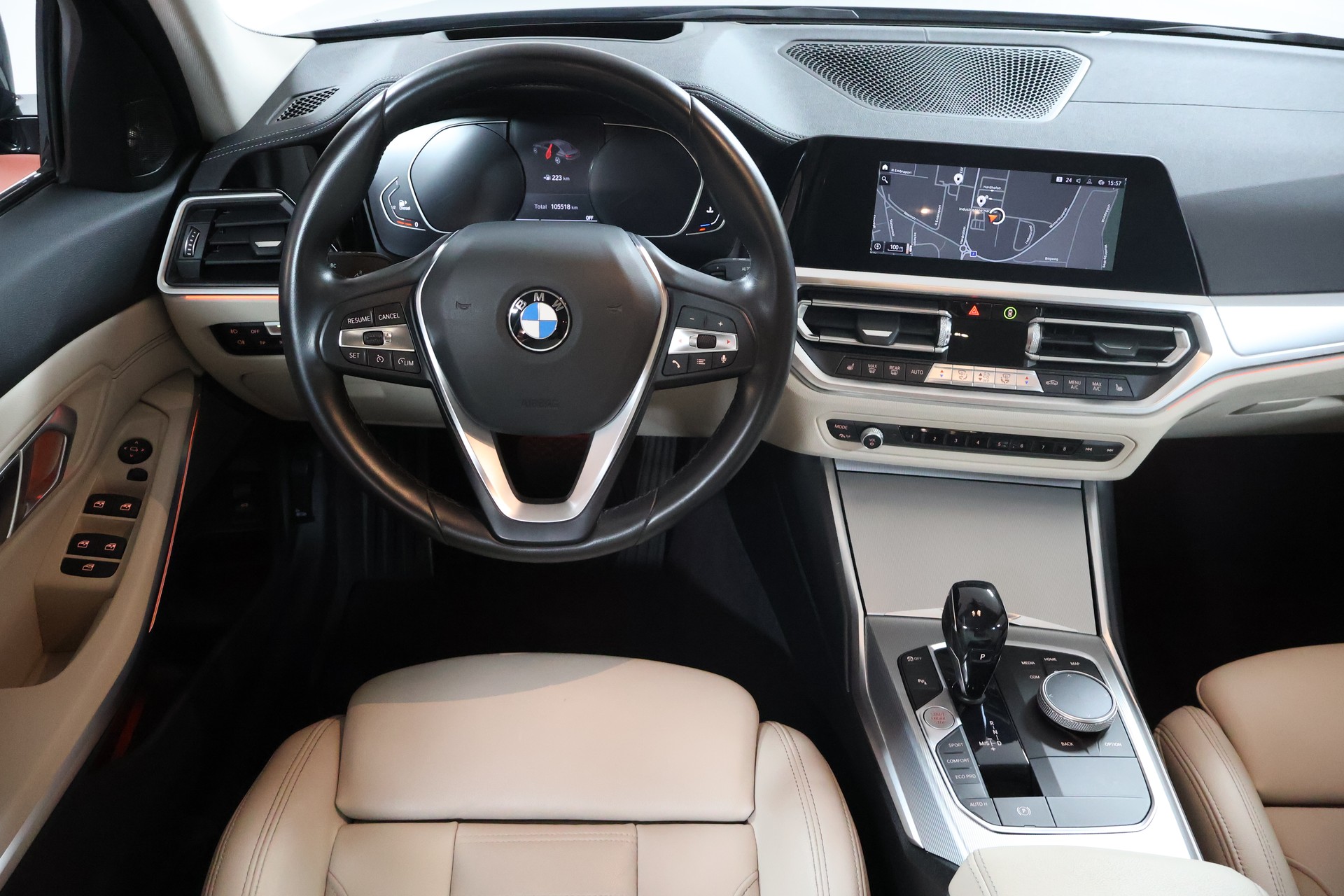 BMW 320d xDrive 48V Steptronic Luxury Line-image-10