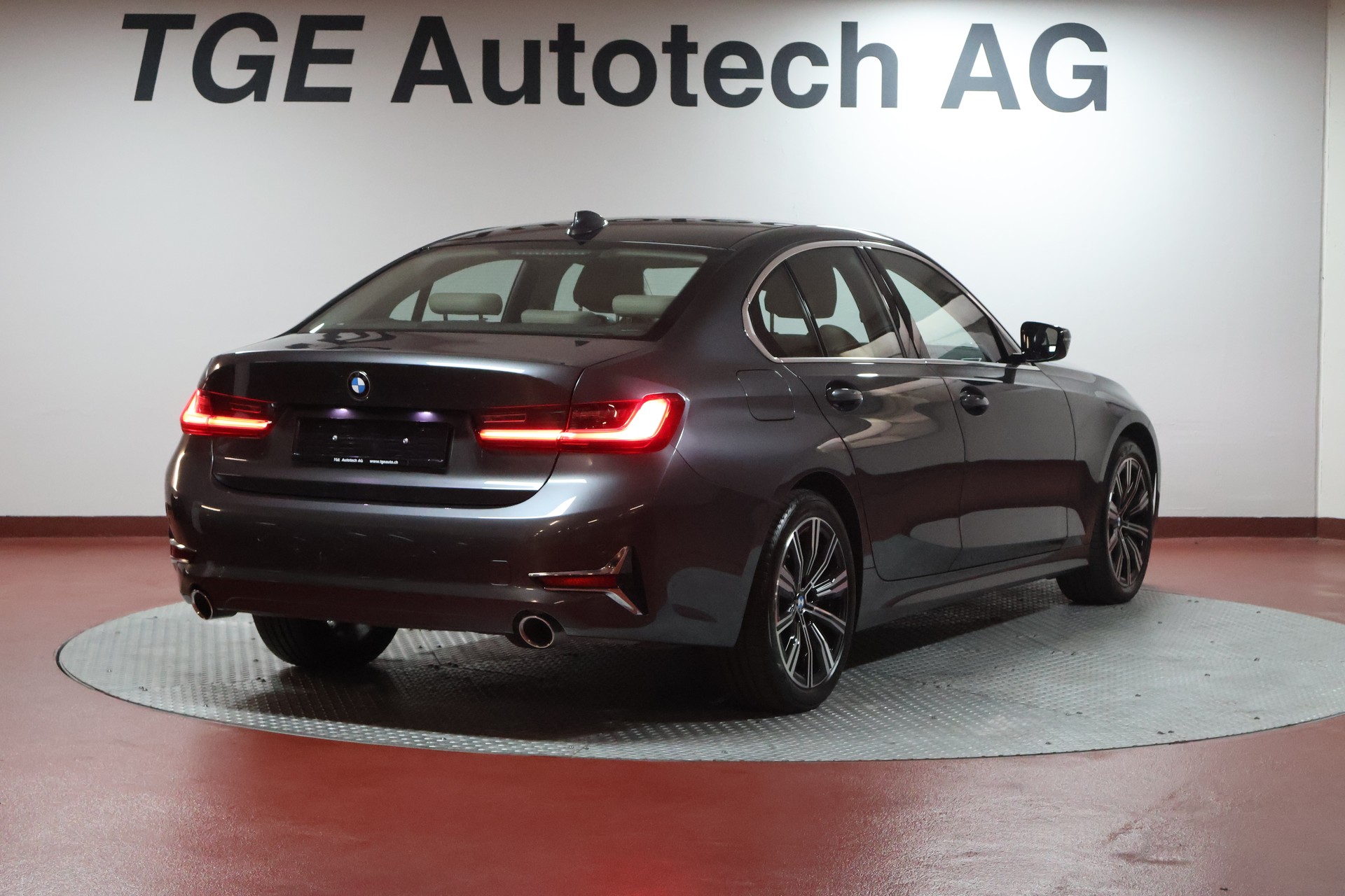 BMW 320d xDrive 48V Steptronic Luxury Line-image-20