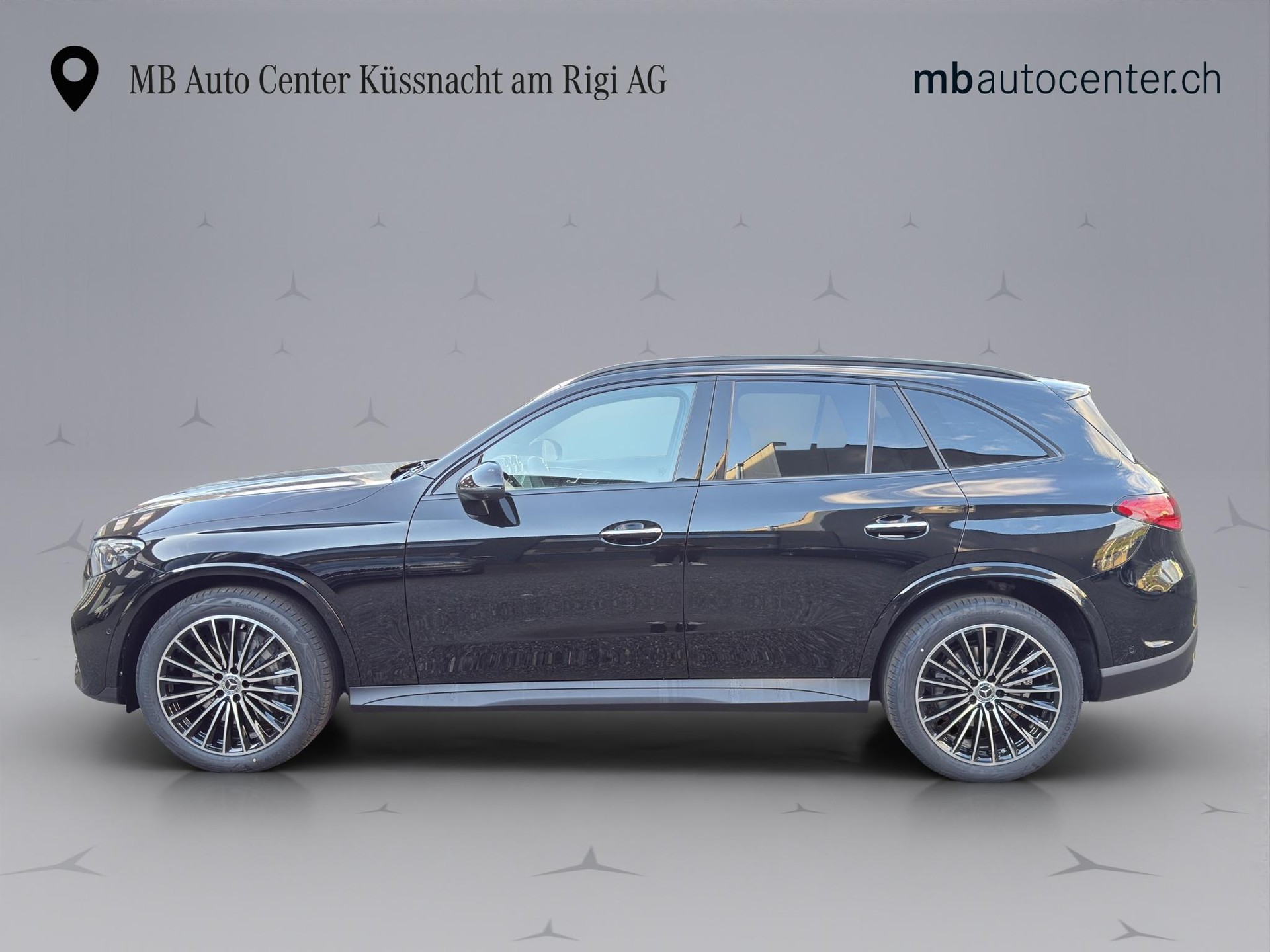 MERCEDES-BENZ GLC 200 AMG Line 4matic-image-2