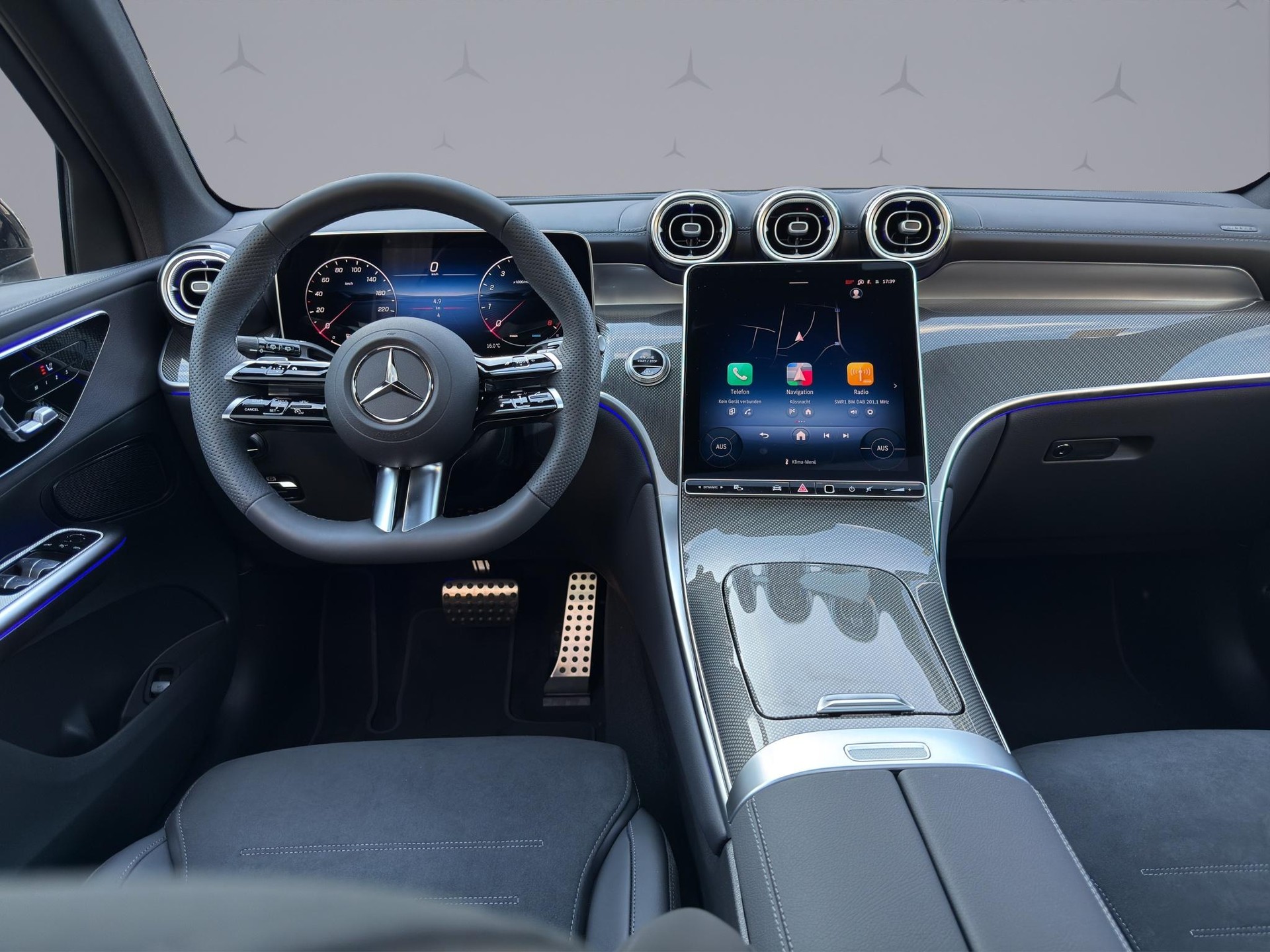 MERCEDES-BENZ GLC 200 AMG Line 4matic-image-13