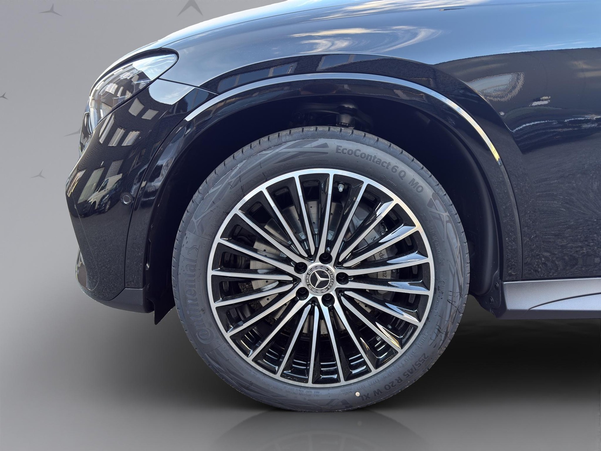 MERCEDES-BENZ GLC 200 AMG Line 4matic-image-3