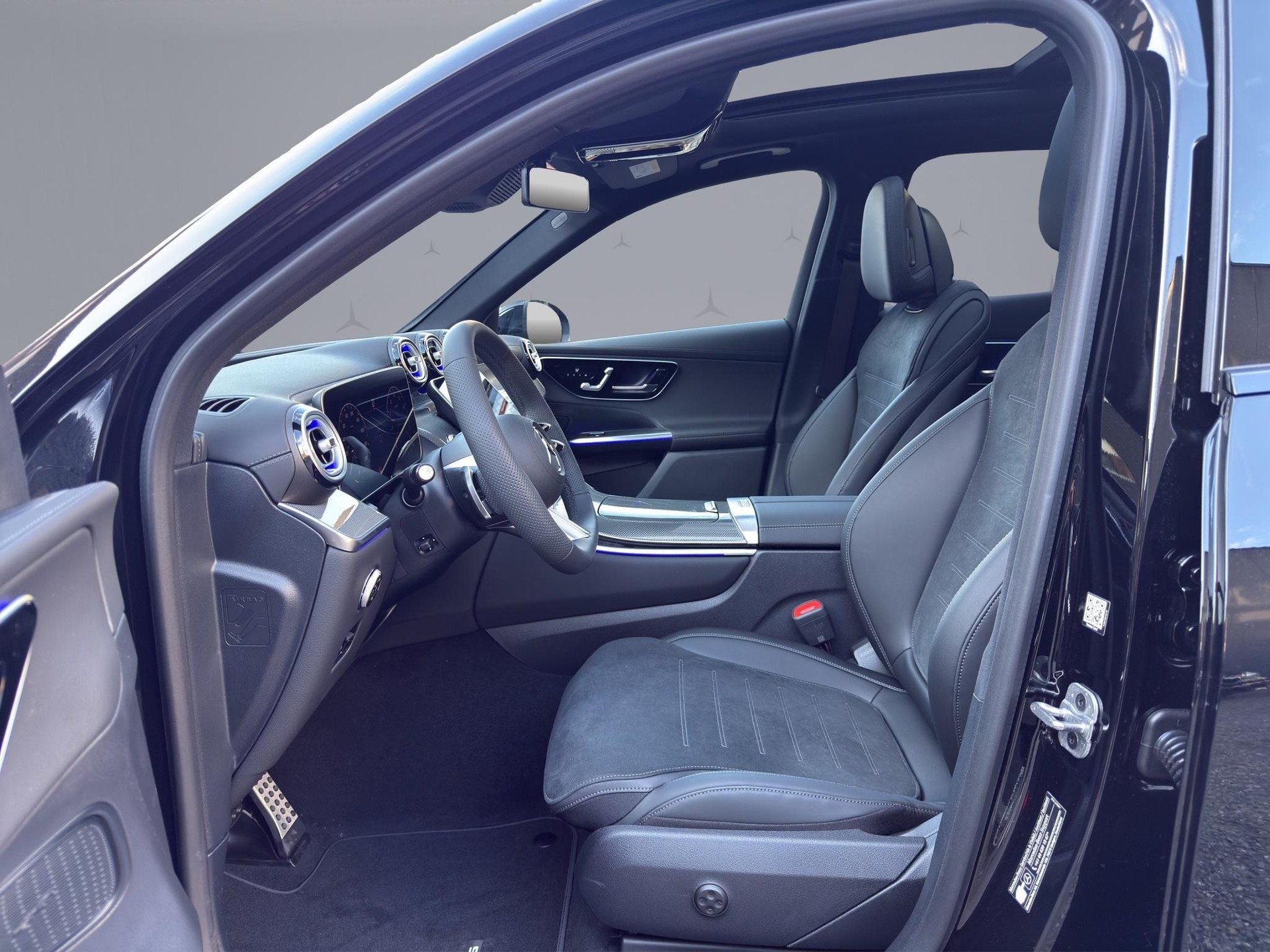 MERCEDES-BENZ GLC 200 AMG Line 4matic-image-9
