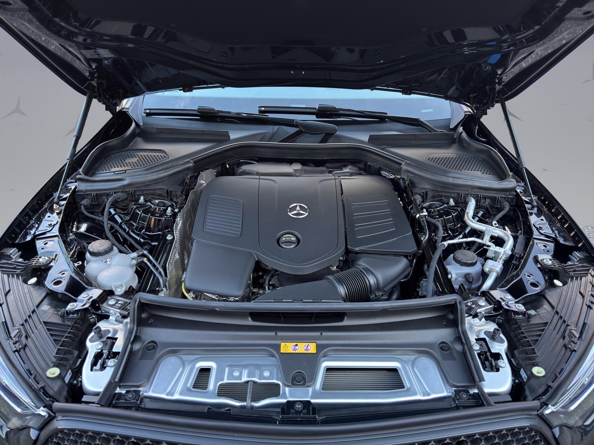 MERCEDES-BENZ GLC 200 AMG Line 4matic-image-19