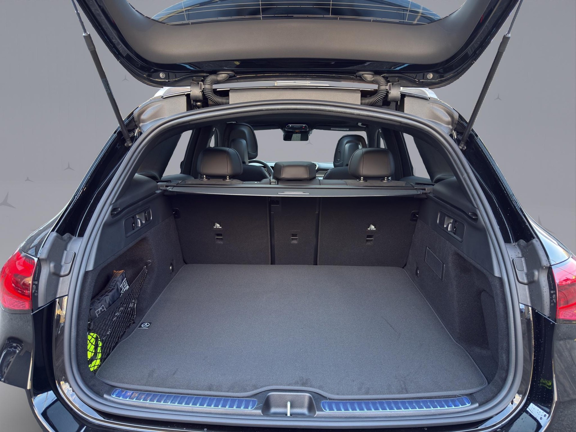 MERCEDES-BENZ GLC 200 AMG Line 4matic-image-18