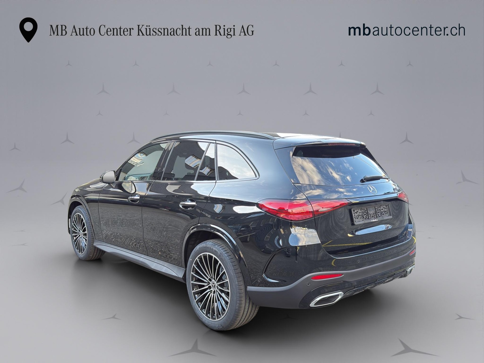MERCEDES-BENZ GLC 200 AMG Line 4matic-image-4