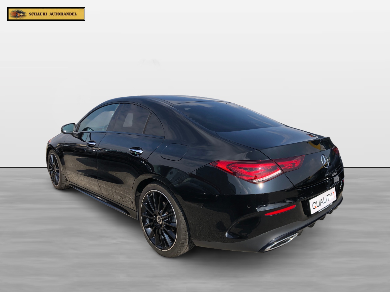 MERCEDES-BENZ CLA 180 AMG Line 7G-DCT-image-5