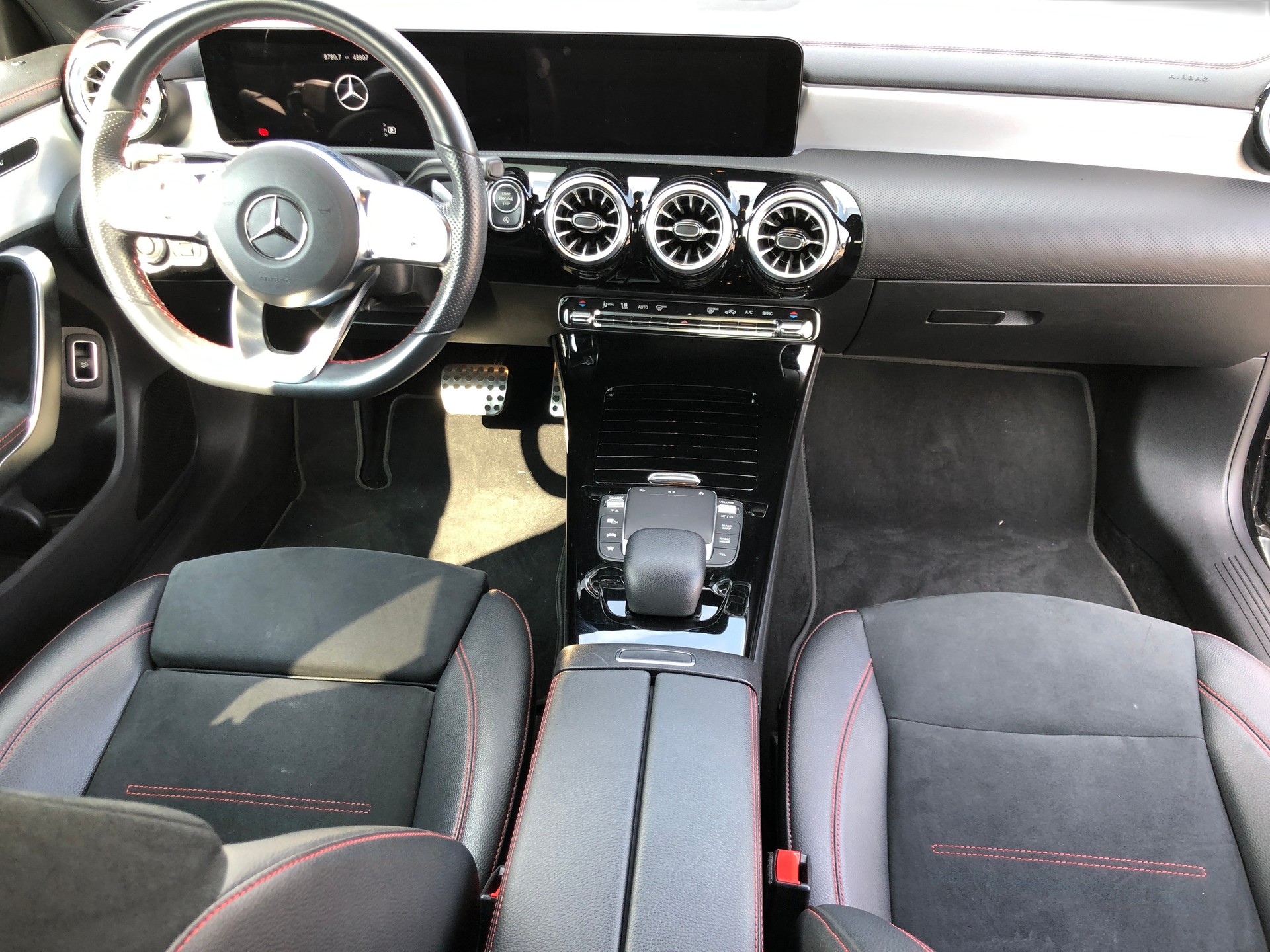 MERCEDES-BENZ CLA 180 AMG Line 7G-DCT-image-12