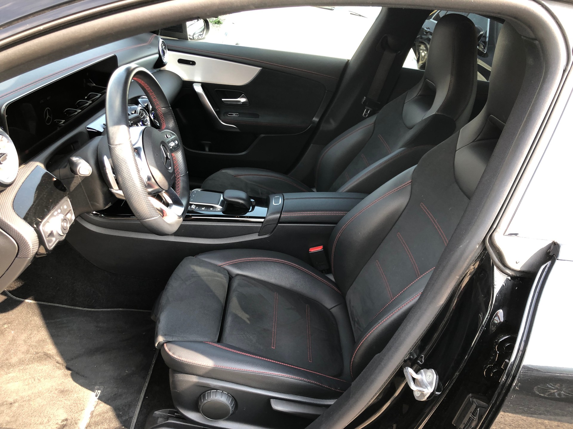 MERCEDES-BENZ CLA 180 AMG Line 7G-DCT-image-14