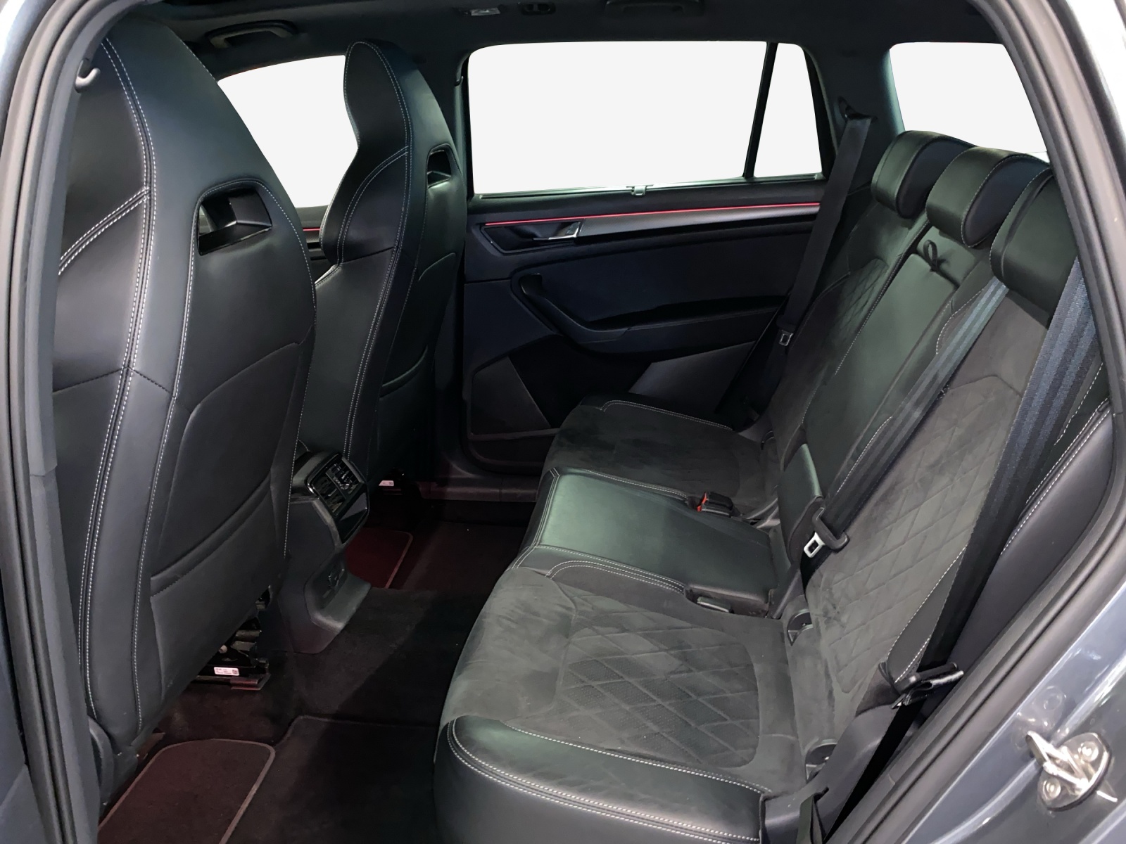 SKODA Kodiaq 2.0 TSI 4x4 SportLine-image-11