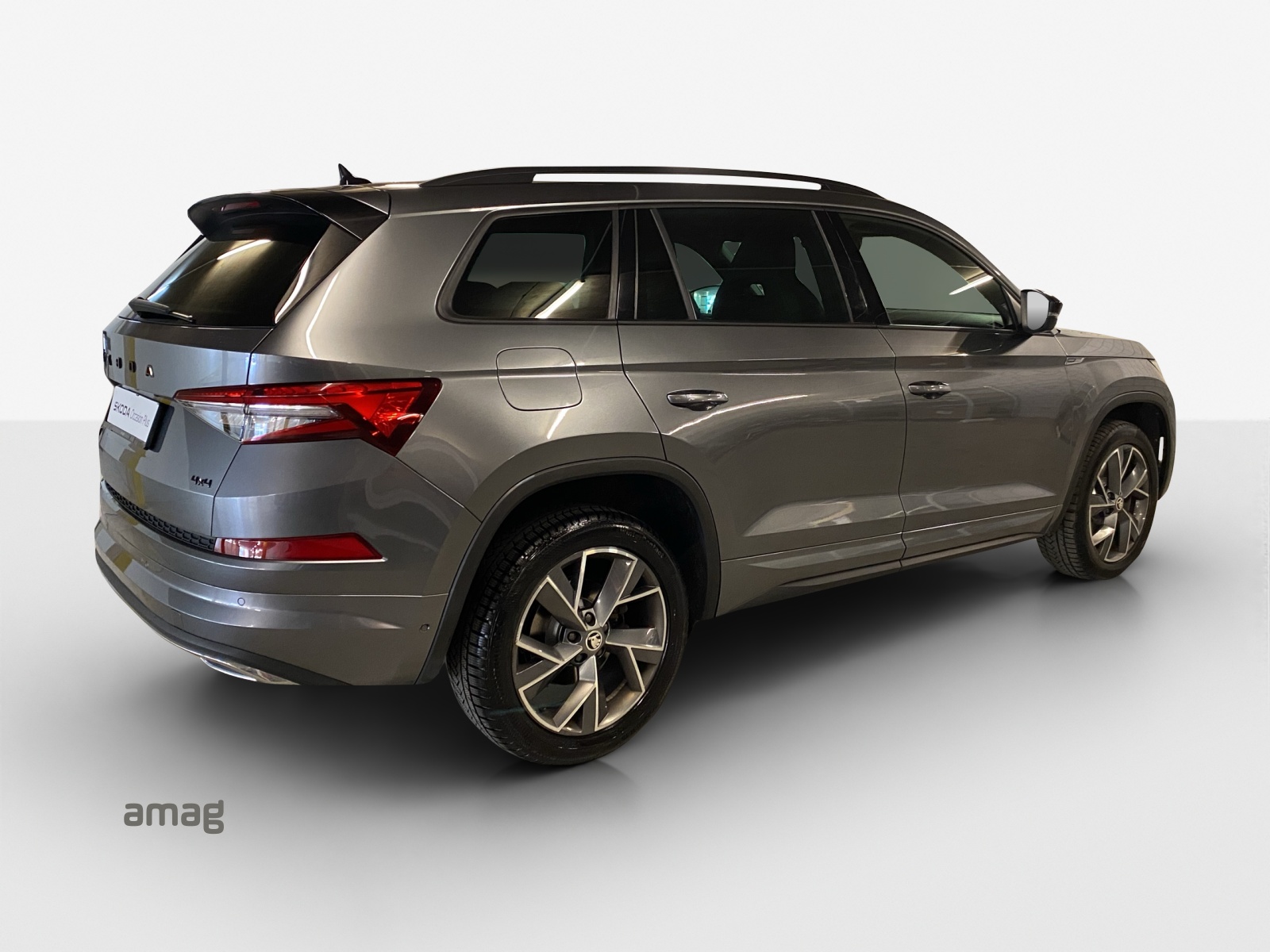 SKODA Kodiaq 2.0 TSI 4x4 SportLine-image-4