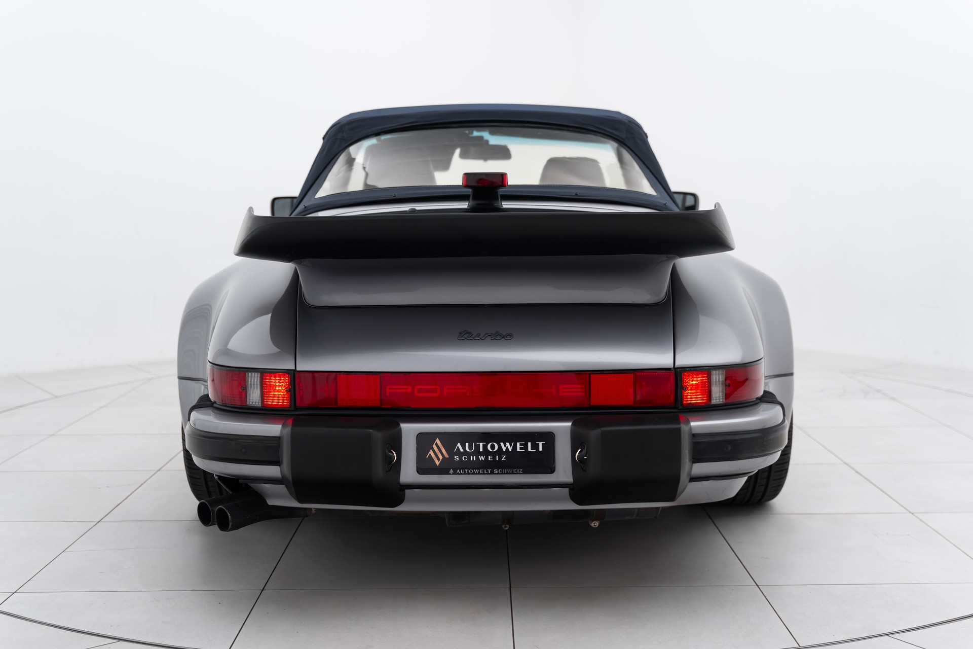 PORSCHE 911 Turbo Cabriolet-showroom-element-3