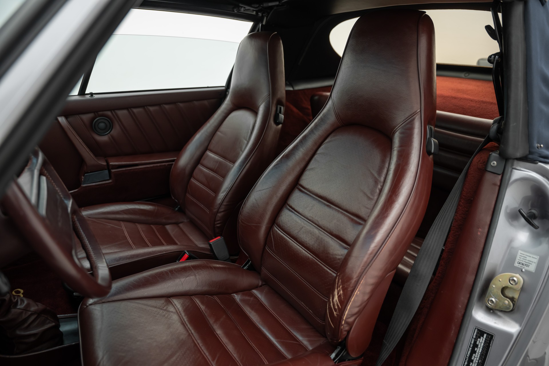 PORSCHE 911 Turbo Cabriolet-image-6