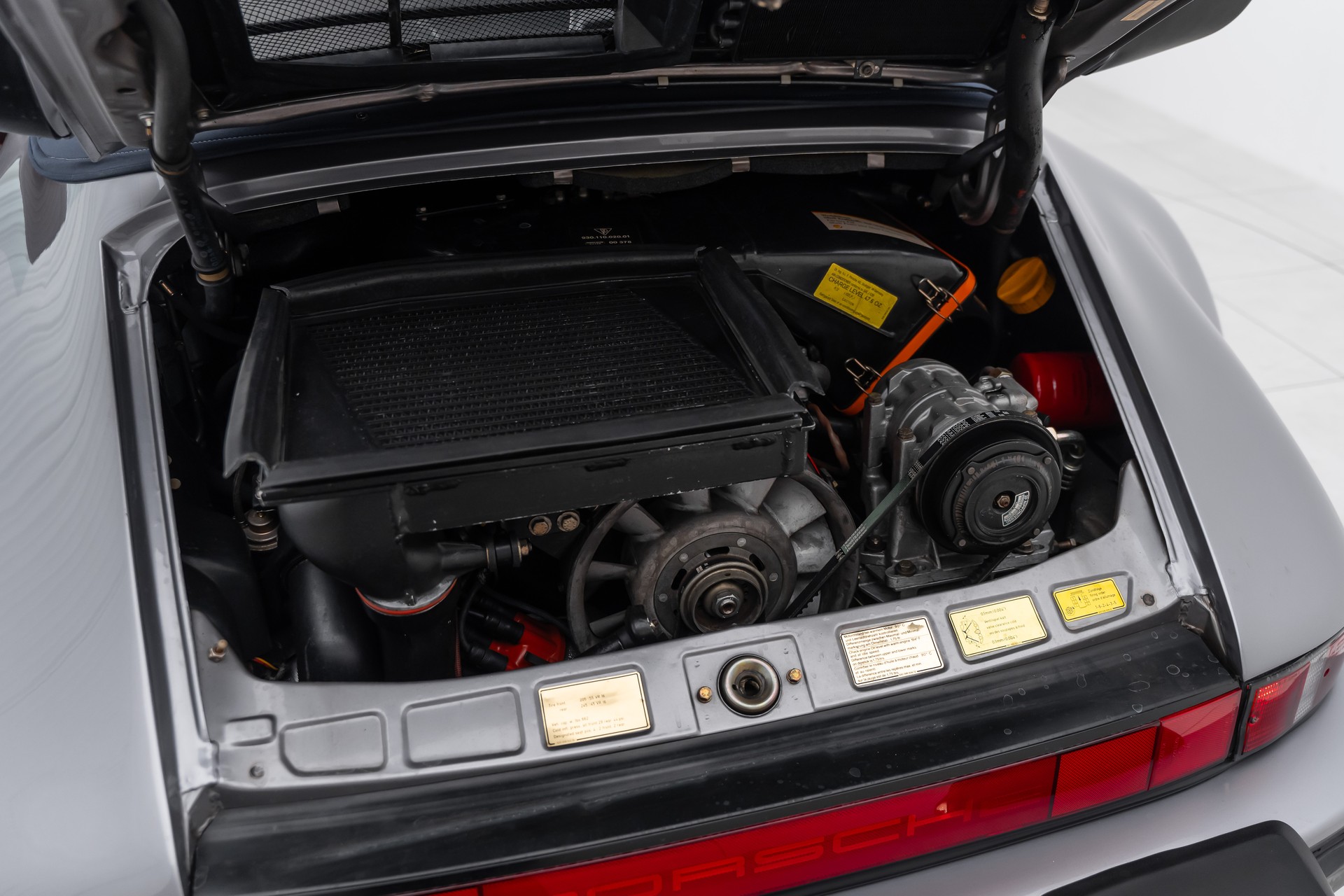 PORSCHE 911 Turbo Cabriolet-image-17
