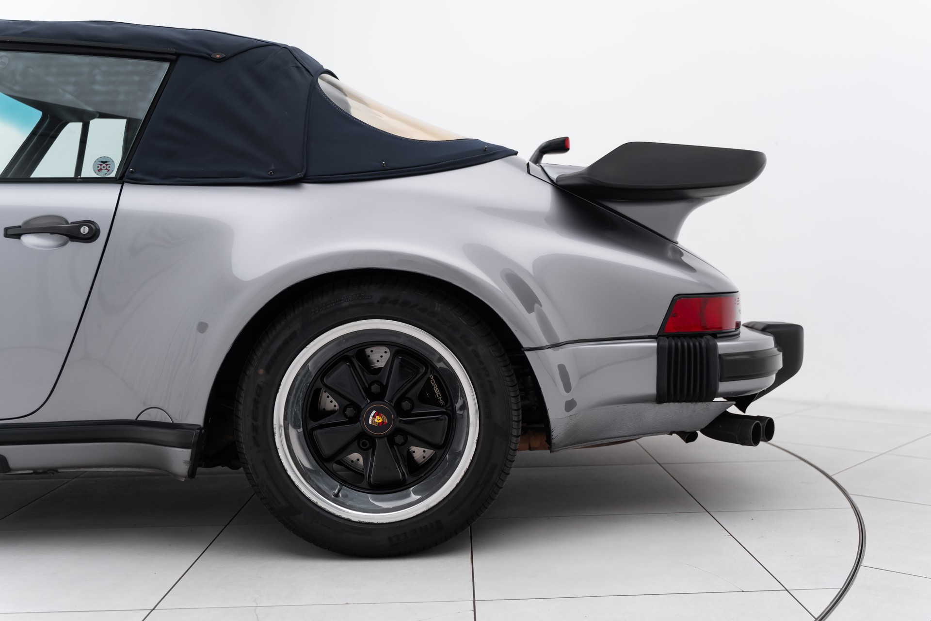 PORSCHE 911 Turbo Cabriolet-image-18