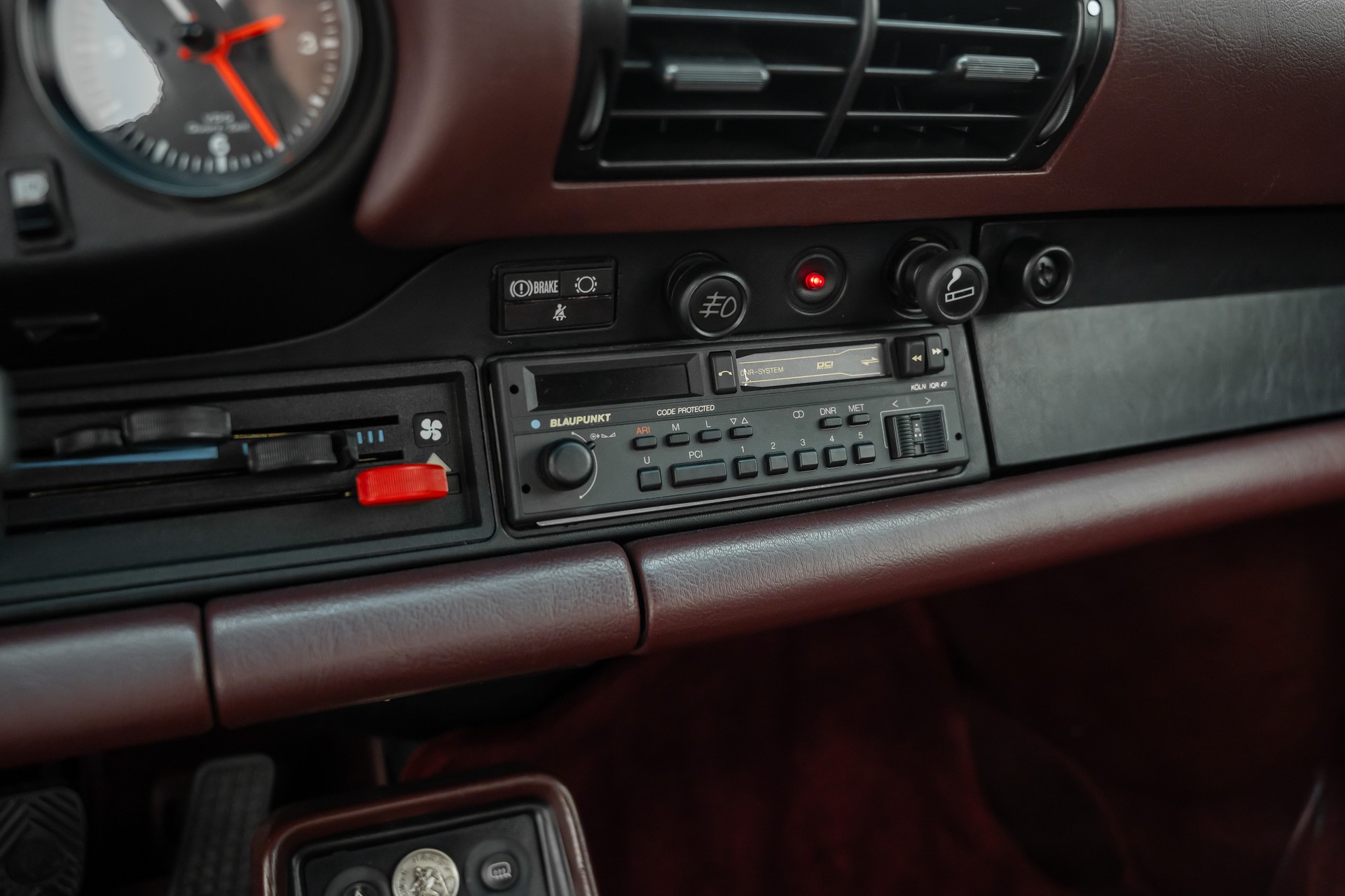 PORSCHE 911 Turbo Cabriolet-image-15
