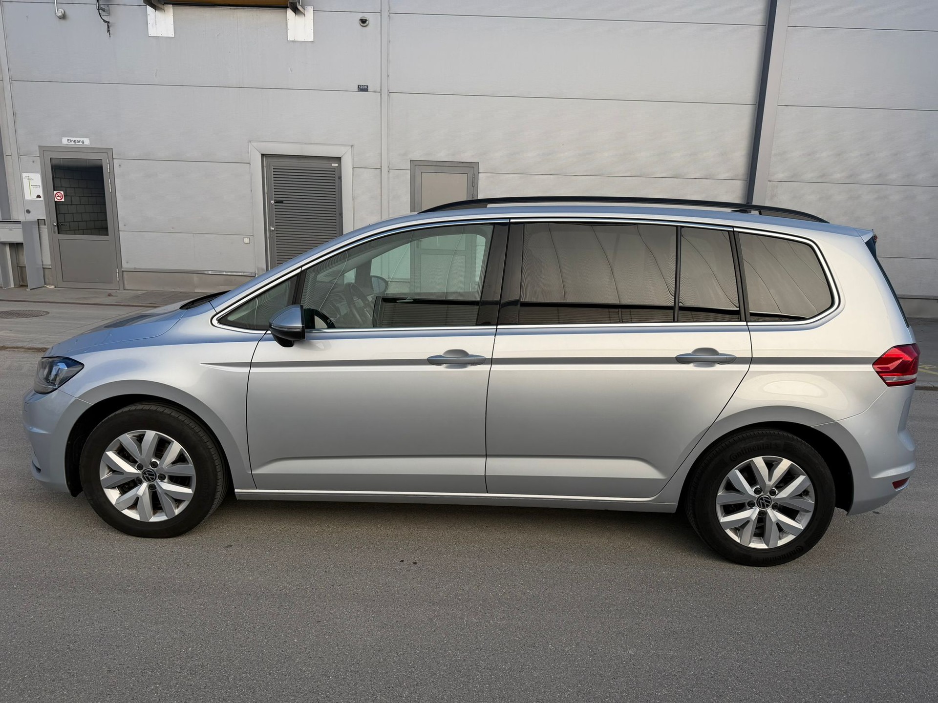 VW Touran 2.0 TDI BlueMotion Technology Comfortline DSG-image-2