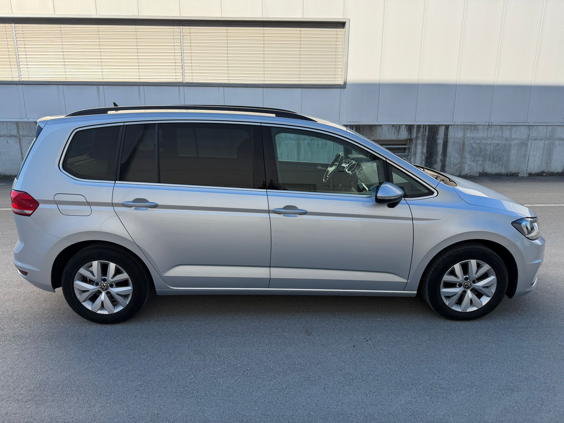 VW Touran 2.0 TDI BlueMotion Technology Comfortline DSG-image-5