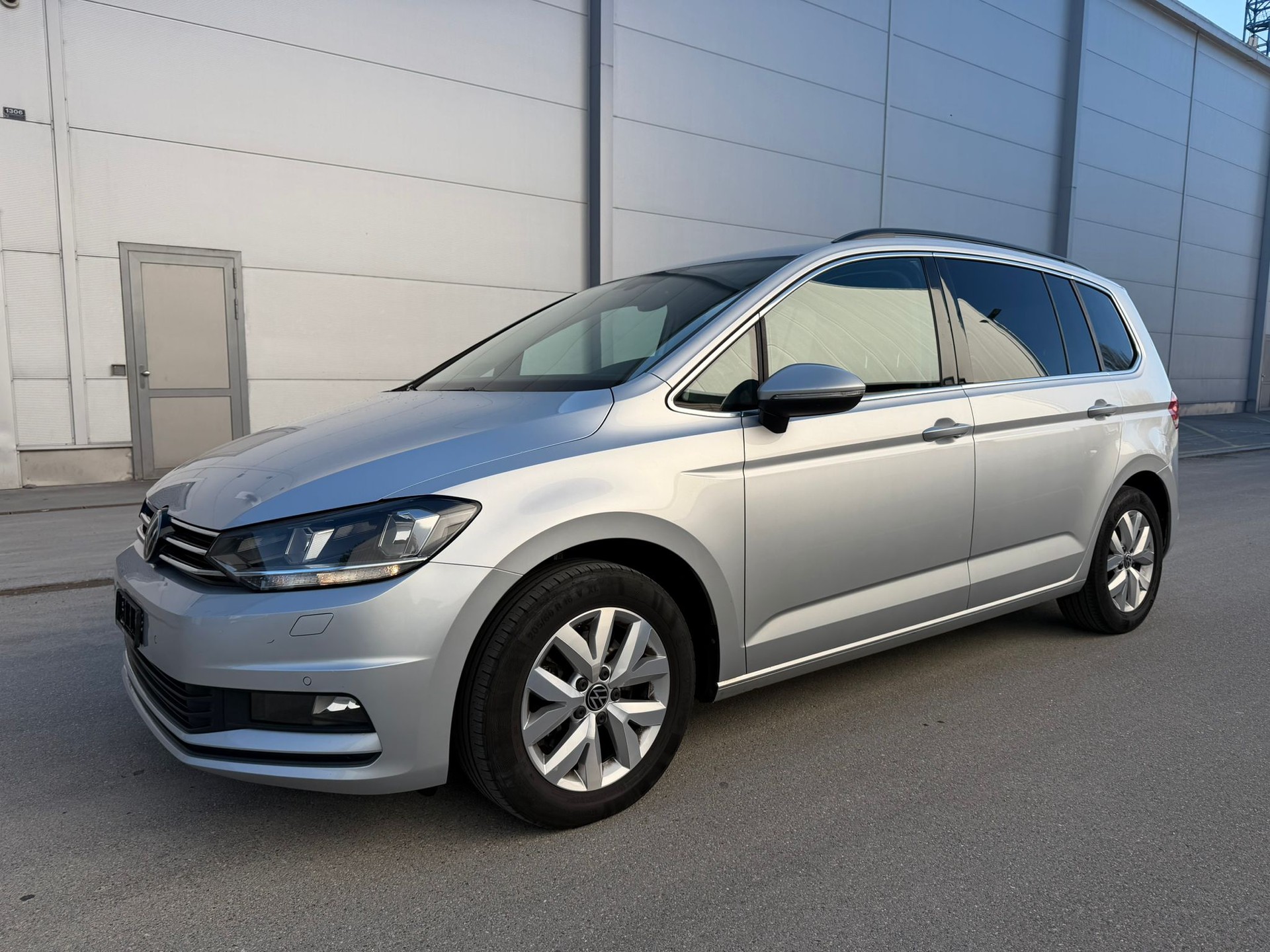 VW Touran 2.0 TDI BlueMotion Technology Comfortline DSG-image-1