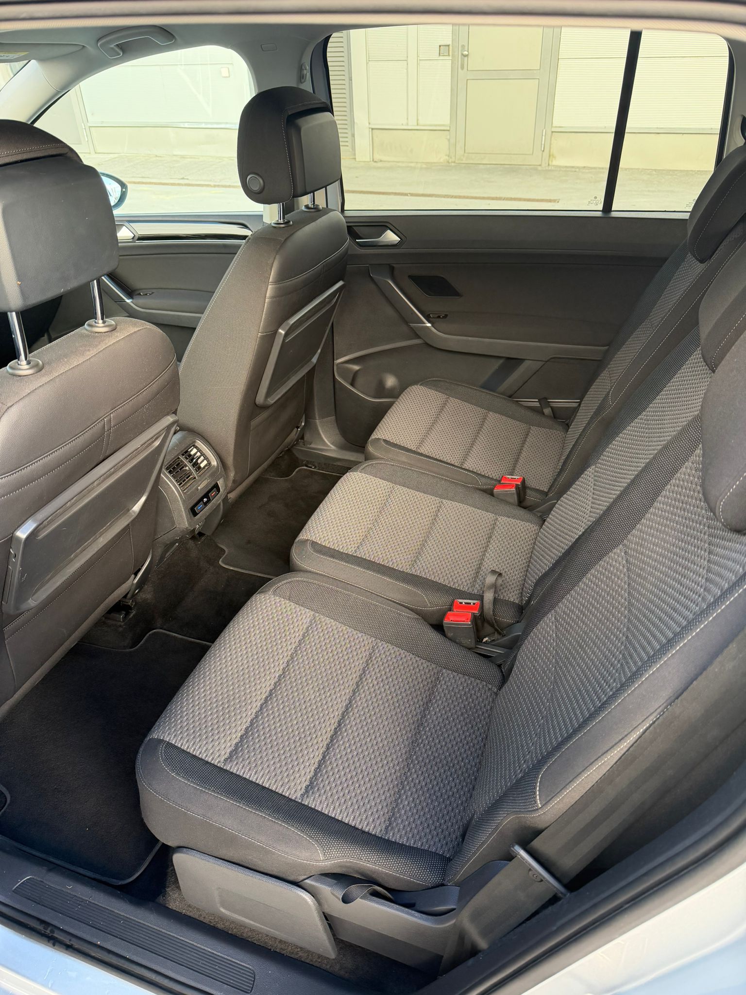 VW Touran 2.0 TDI BlueMotion Technology Comfortline DSG-image-9