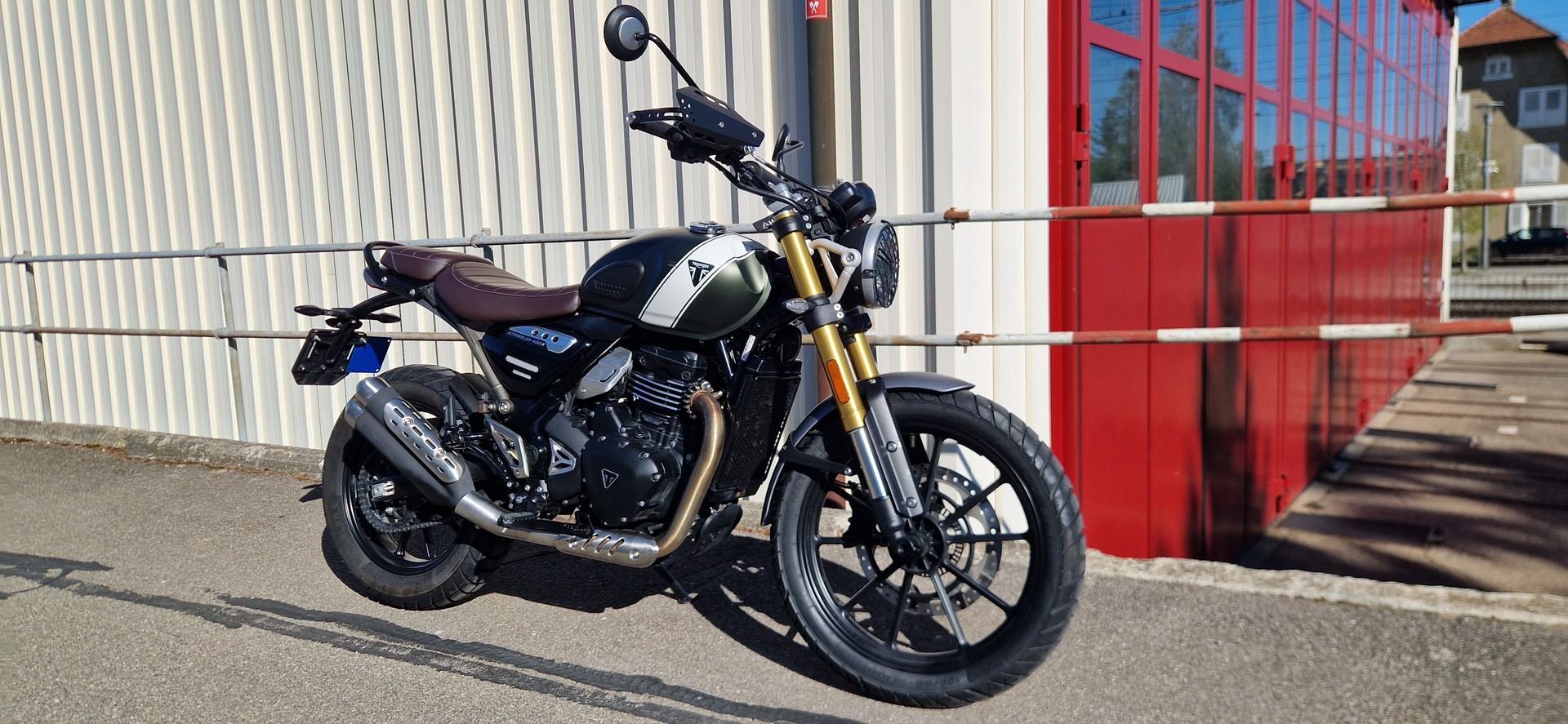 TRIUMPH Scrambler 400 X-showroom-element-1