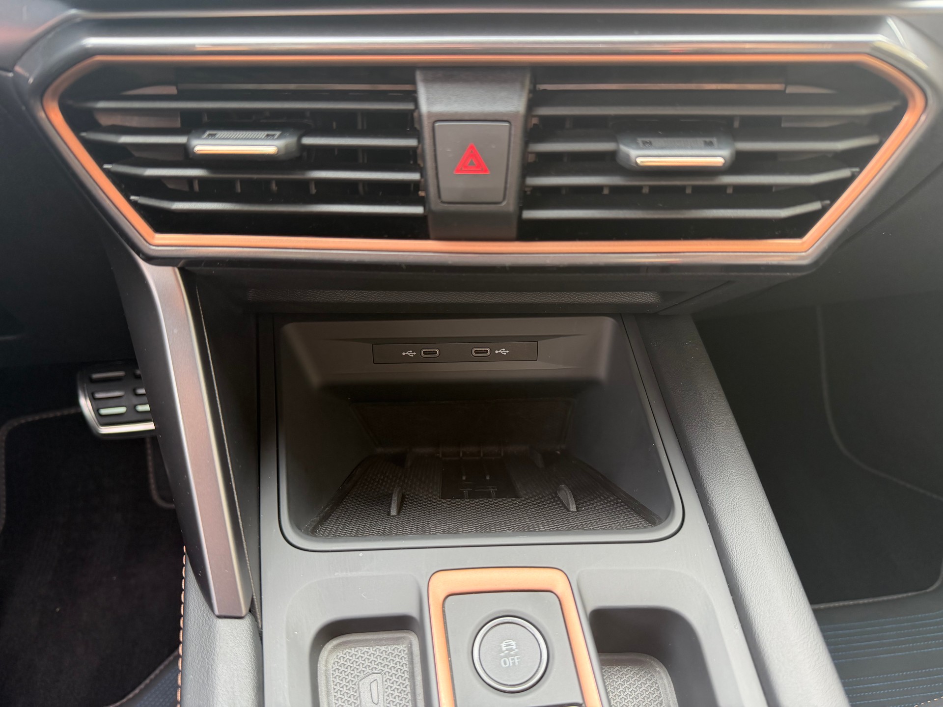 CUPRA Formentor 1.5 e-HYBRID pHEV VZ DSG-image-22