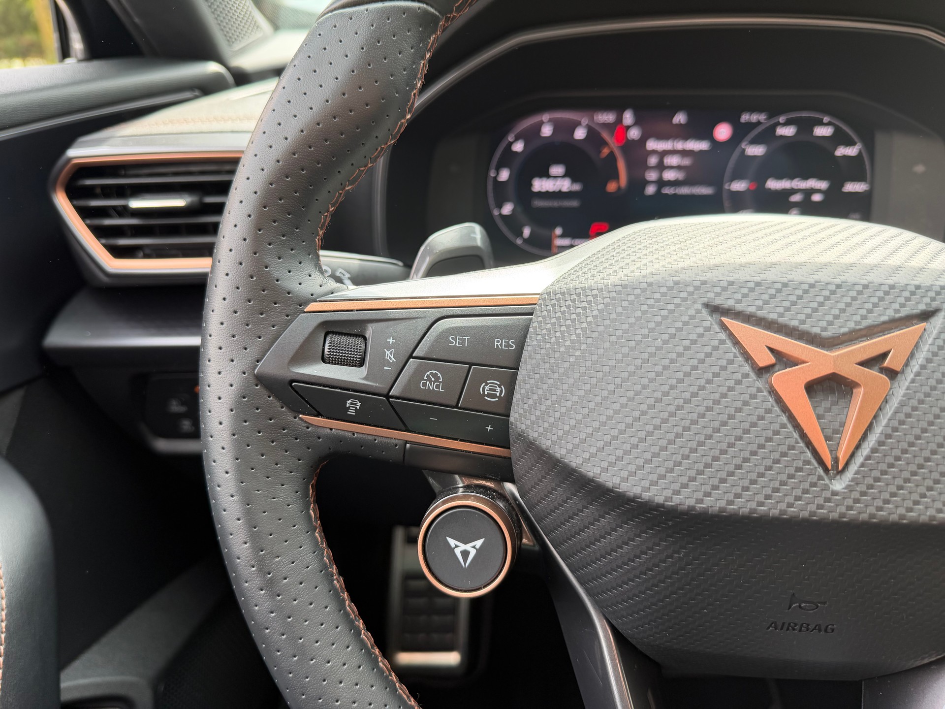 CUPRA Formentor 1.5 e-HYBRID pHEV VZ DSG-image-13