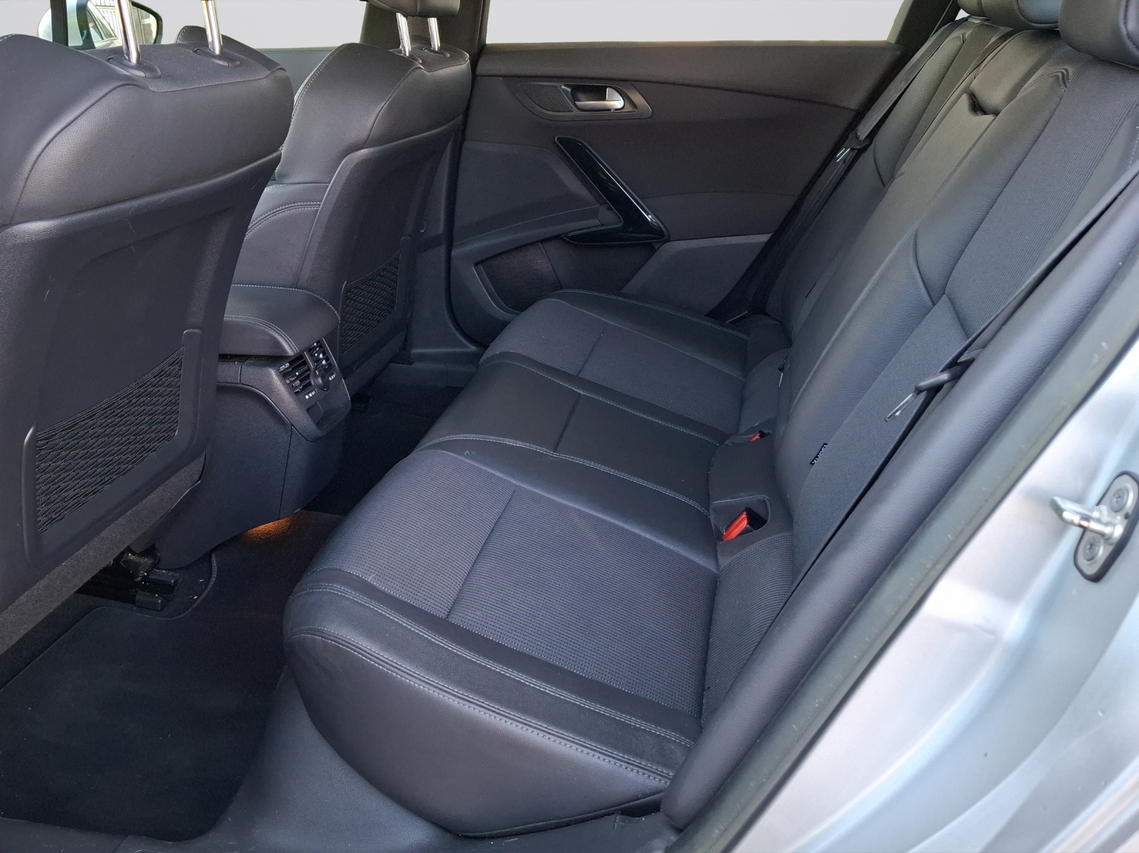 PEUGEOT 508 1.6 16V T Allure-image-6