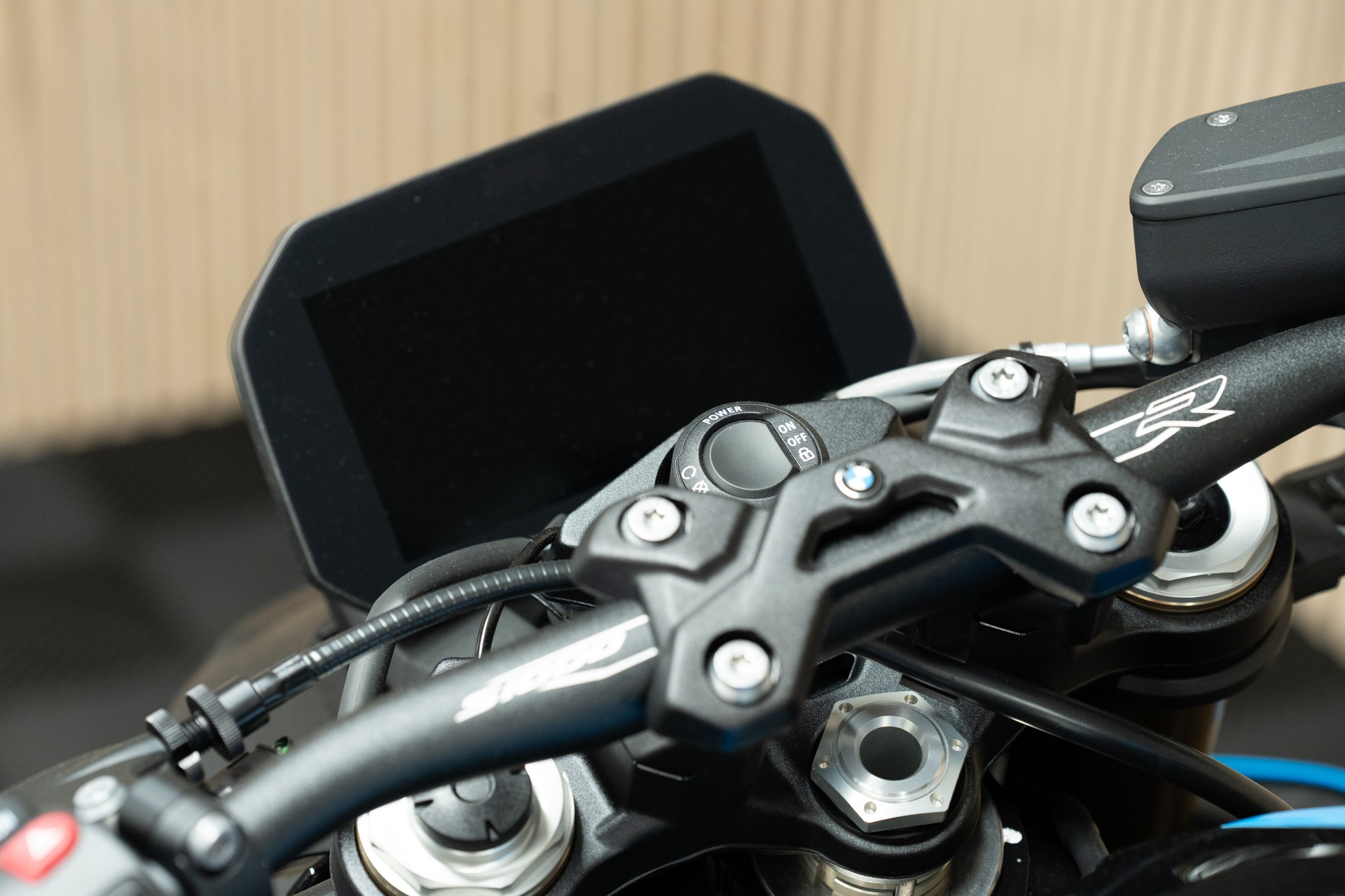 BMW BMW S 1000 R mit M Frästeilen und SC Project Endschalldämpfer-showroom-element-2
