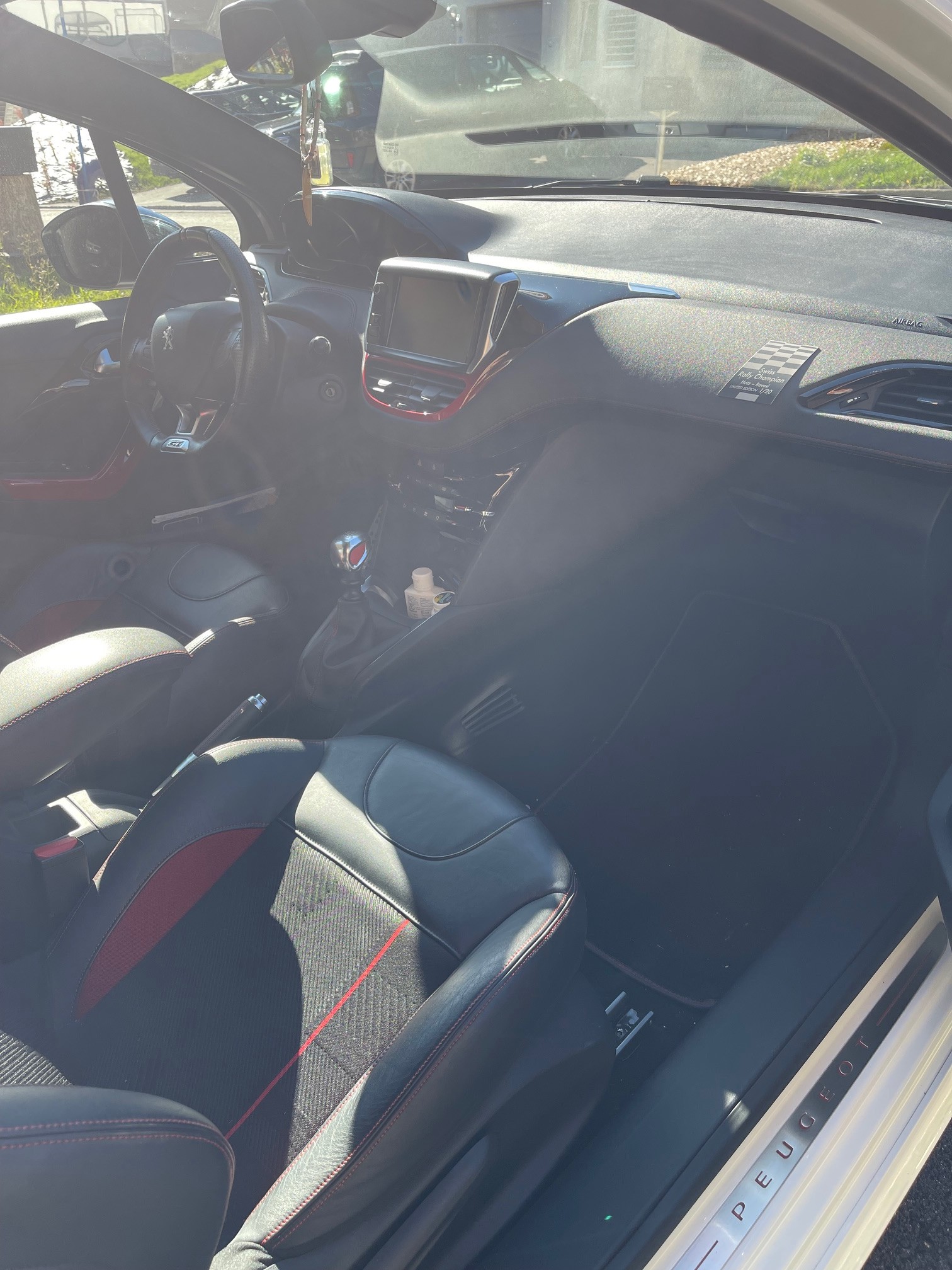 PEUGEOT 208 1.6 Turbo GTi-image-8