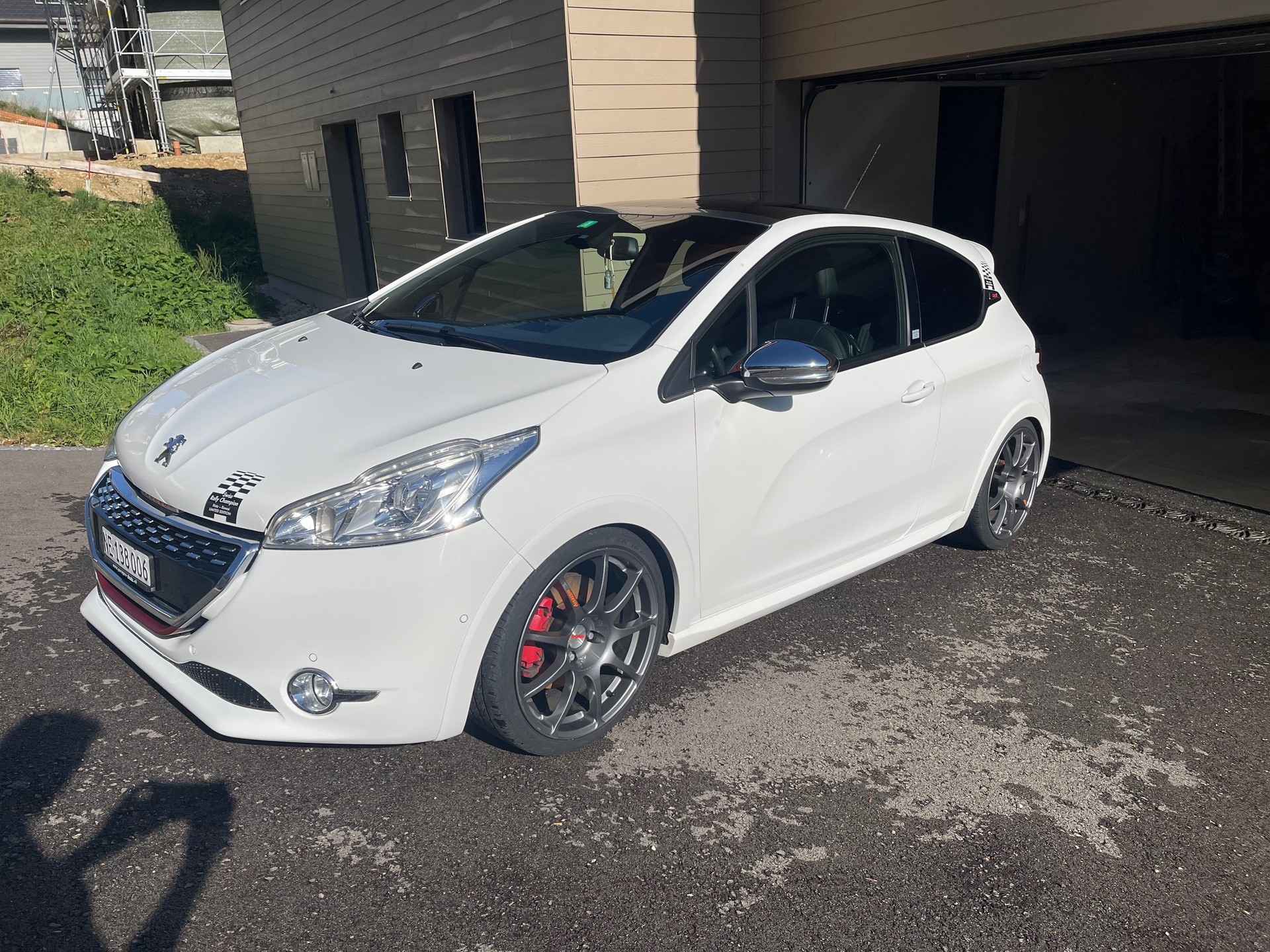 PEUGEOT 208 1.6 Turbo GTi
