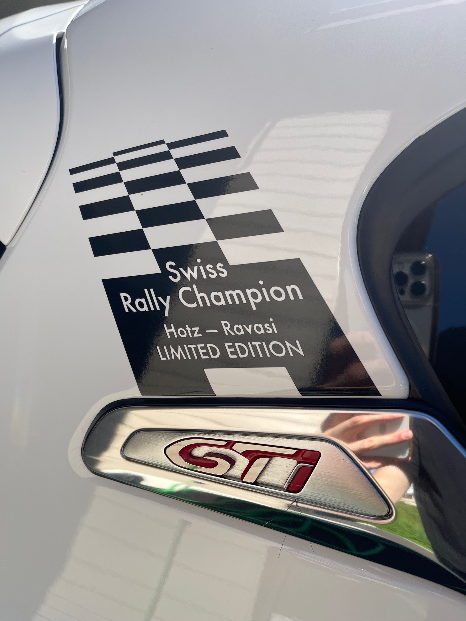 PEUGEOT 208 1.6 Turbo GTi-image-5