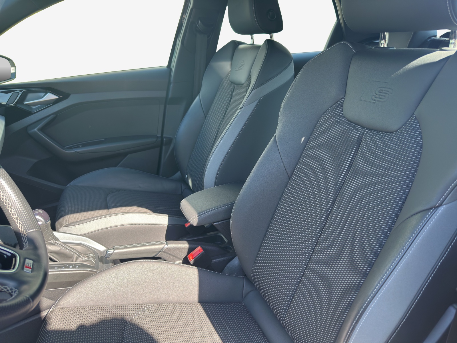 AUDI A1 Sportback 30 TFSI S Line Attraction S-tronic-image-7
