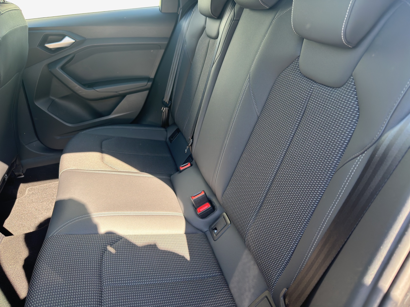 AUDI A1 Sportback 30 TFSI S Line Attraction S-tronic-image-11