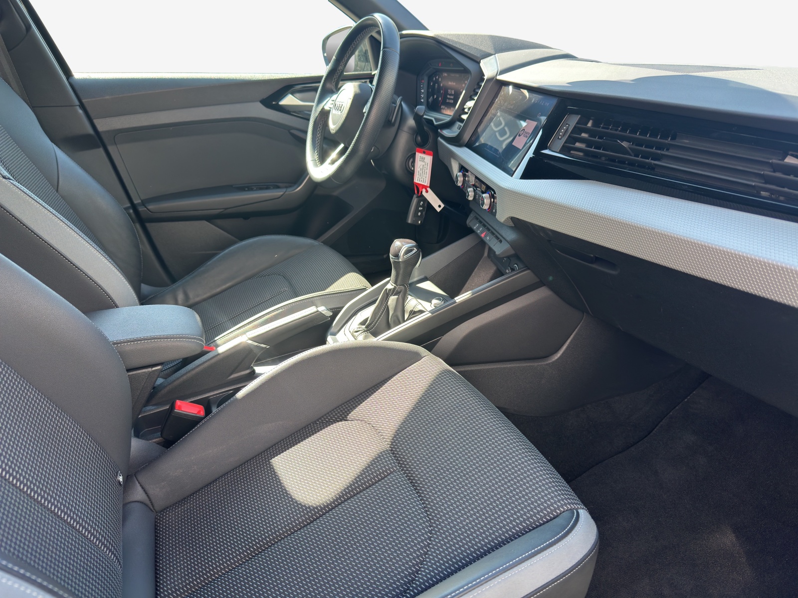 AUDI A1 Sportback 30 TFSI S Line Attraction S-tronic-image-14