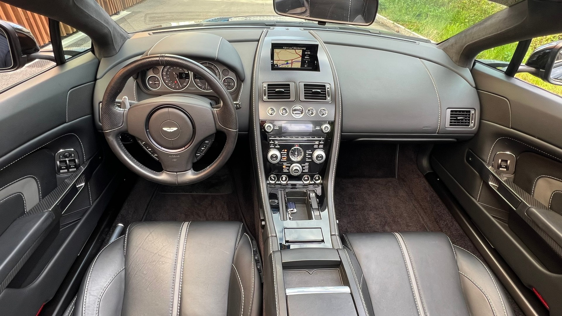 ASTON MARTIN V12 VANTAGE 5.9 S SPORTSHIFT CARBON l 574 PS-image-24