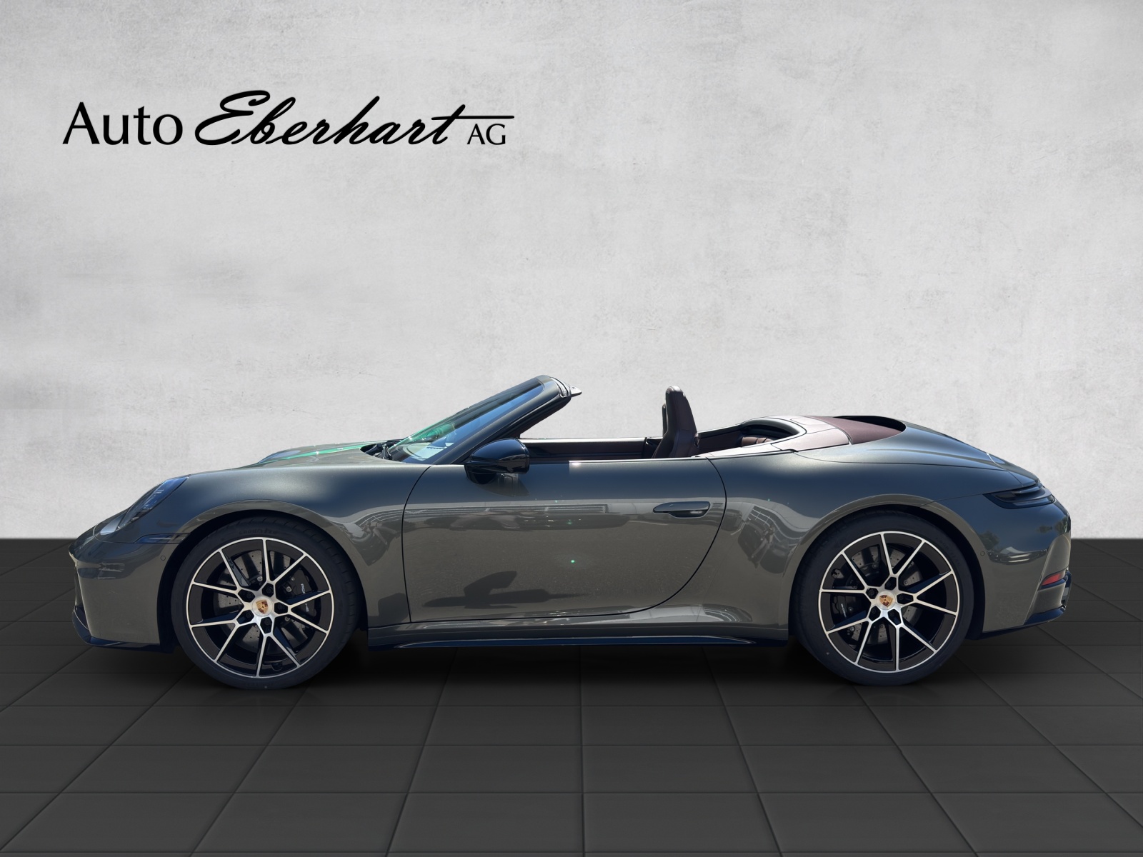 PORSCHE 911 Carrera 4 GTS Cabriolet Aventuringrün-showroom-element-2