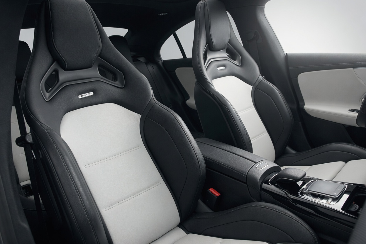 MERCEDES-BENZ CLA 35 AMG 4Matic 7G-DCT-image-12