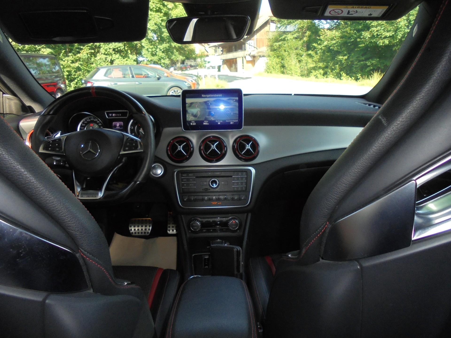 MERCEDES-BENZ CLA Shooting Brake 45 AMG 4Matic Speedshift-image-5