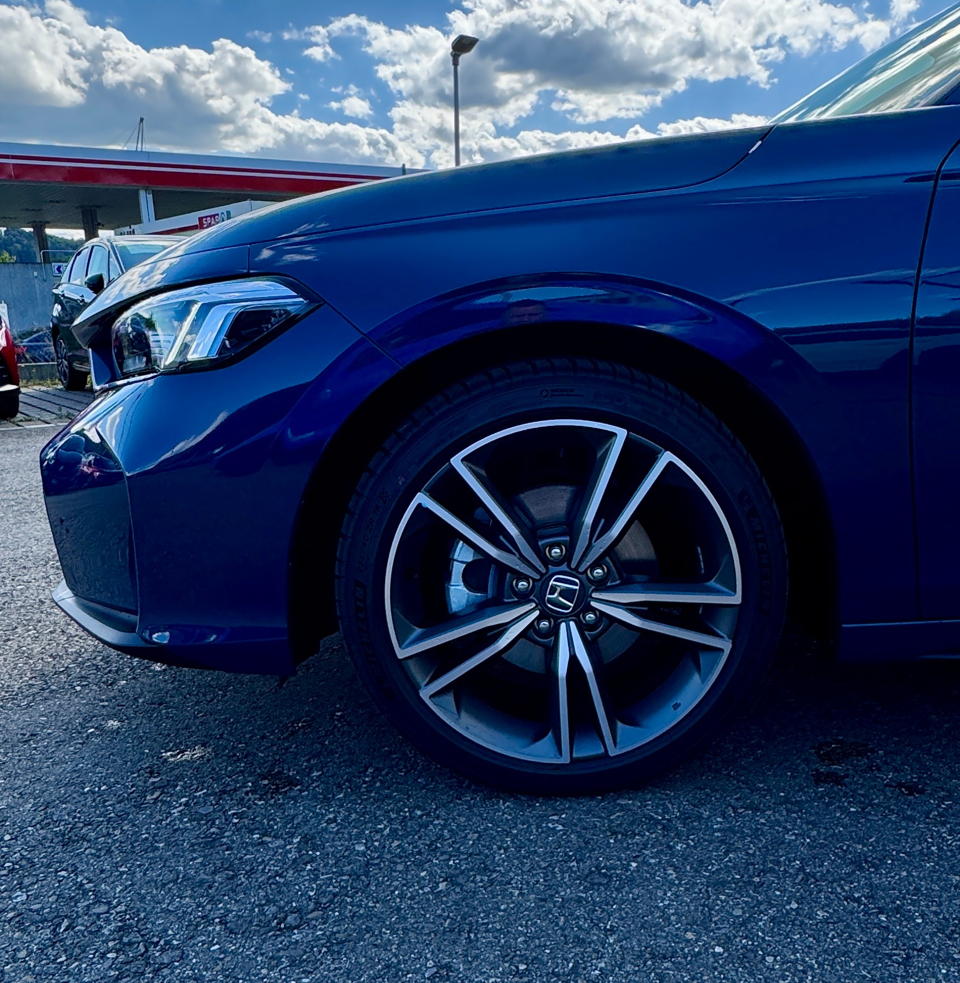 HONDA Civic 2.0 i-MMD HEV Advance 1.9% Leasing Aktion unschlagbar mit 8 Jahren Garantie-showroom-element-1