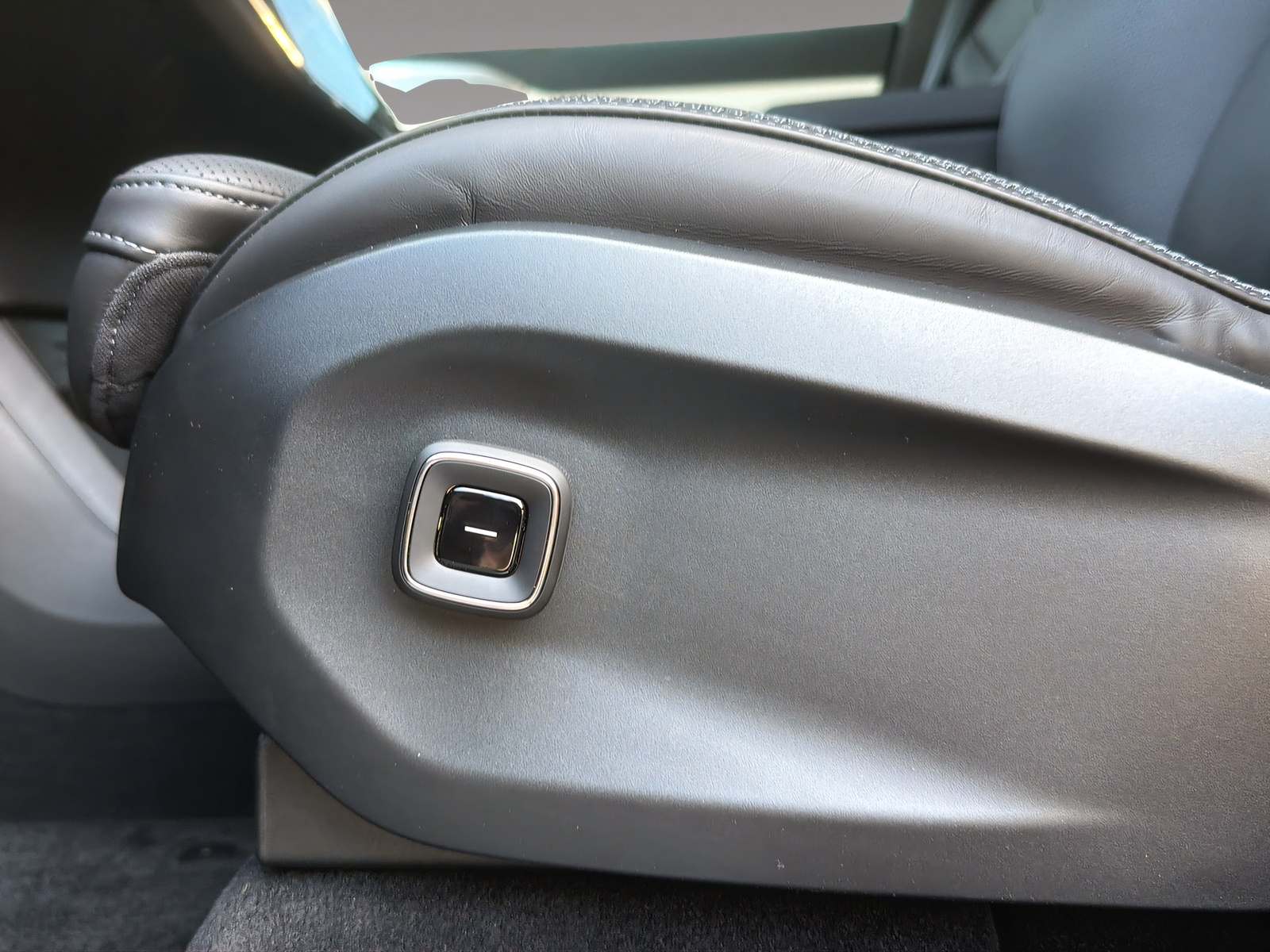 VOLVO EX90 Twin Performance Ultra AWD-image-15