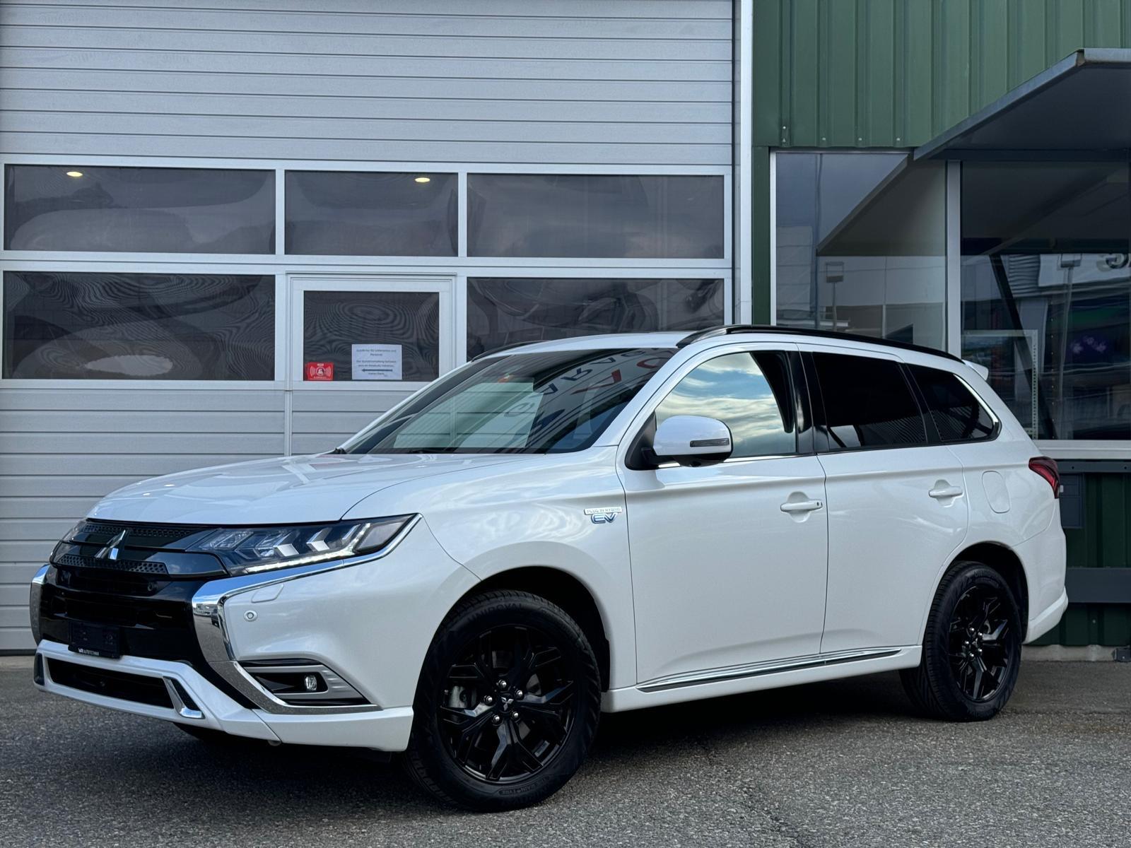 MITSUBISHI Outlander 2.4 PHEV Diamond S-Edition 4WD Automatic-showroom-element-1